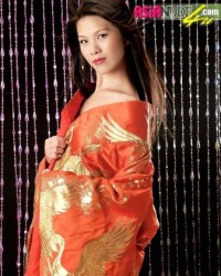 Азиатка с небритой киской Азиатка с небритой киской