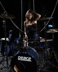 Частные фотки голой барабанщицы Частные фотки голой барабанщицы