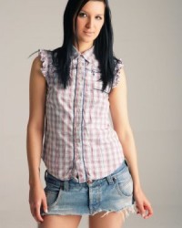 Сексапильная красотка в откровенных трусиках Сексапильная красотка в откровенных трусиках