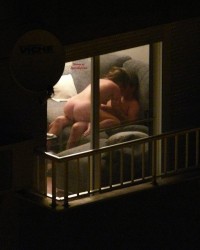 Порно подглядывает через окно (81 фото) Порно подглядывает через окно (81 фото)