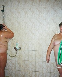 Жирные женщины в общественном душе порно (83 фото)