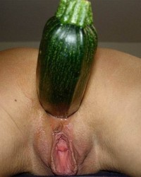 Сует в пизду кабачок (82 фото) Сует в пизду кабачок (82 фото)