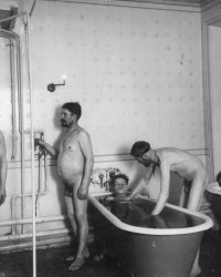 Голые парни в бане ретро (79 фото)
