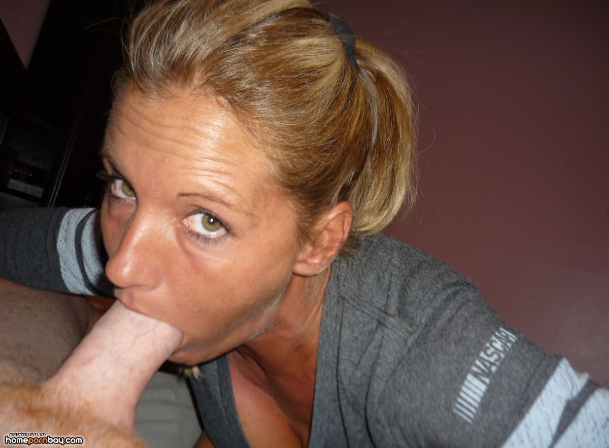 Взрослые женщины с членом во рту