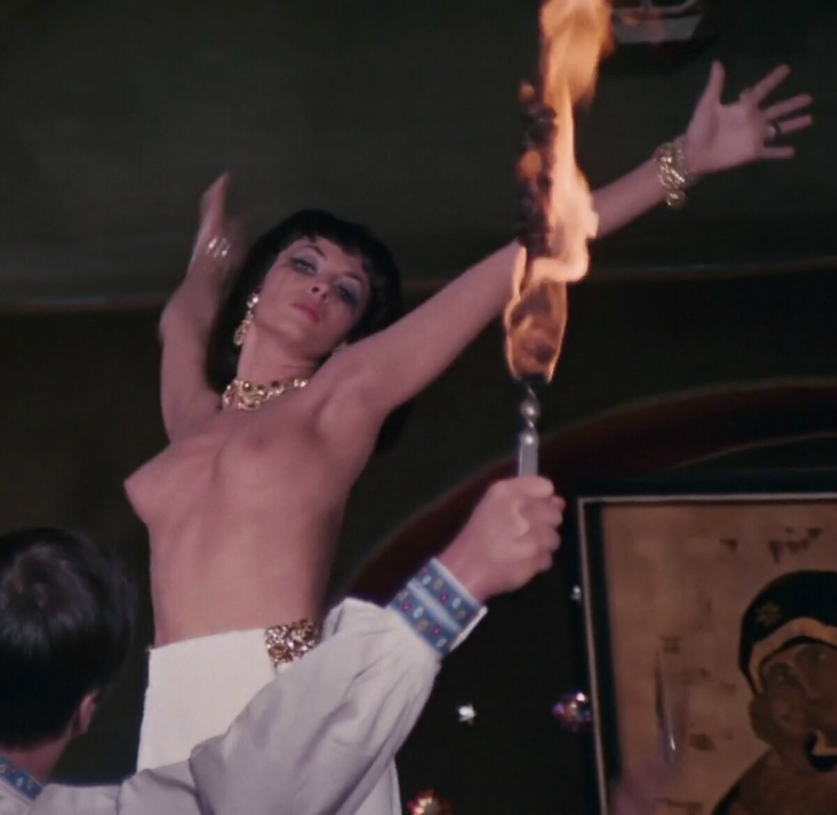 Анжелика маркиза ангелов Мишель Мерсье в купальнике