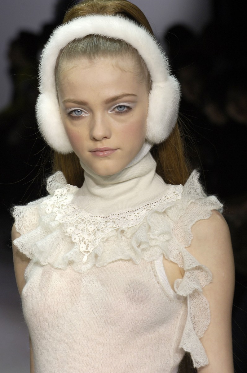 Влада Рослякова feet