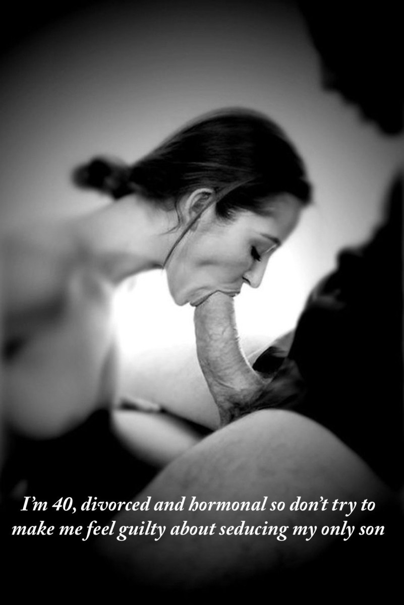 Красивый отсос двух членов чб