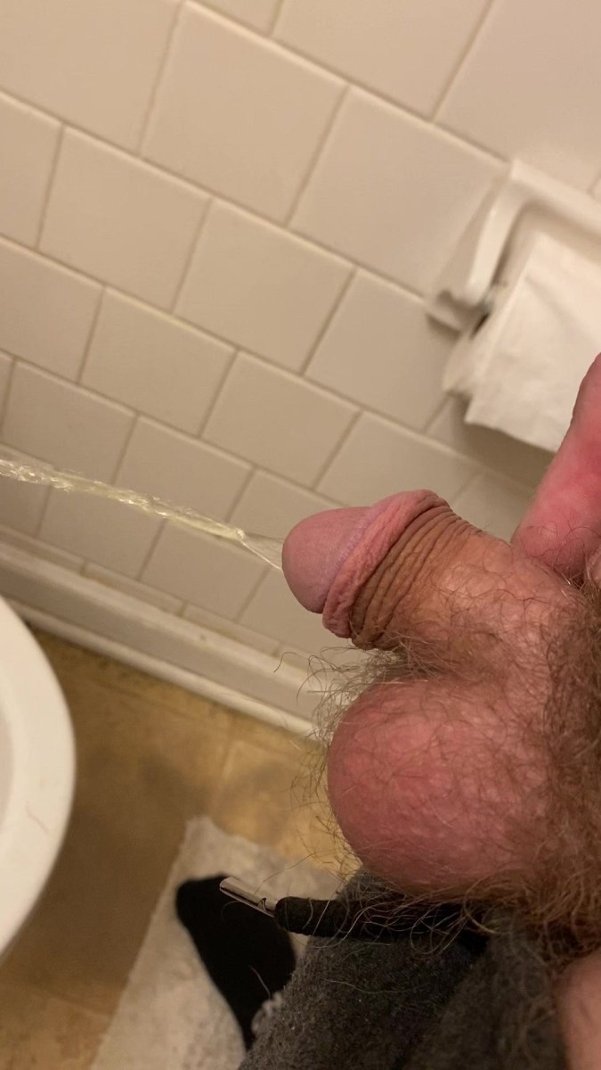 Джада Стивенс в ванной