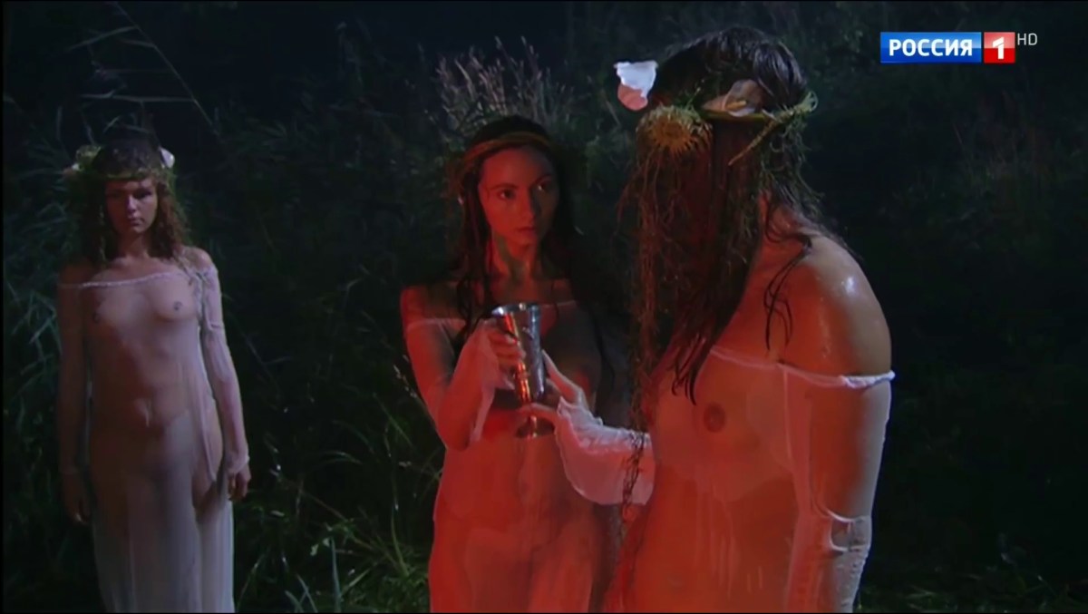 Лиззи Каплан hot