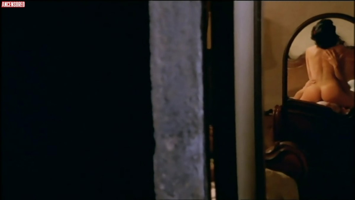 Лаура Антонелли голая в кино