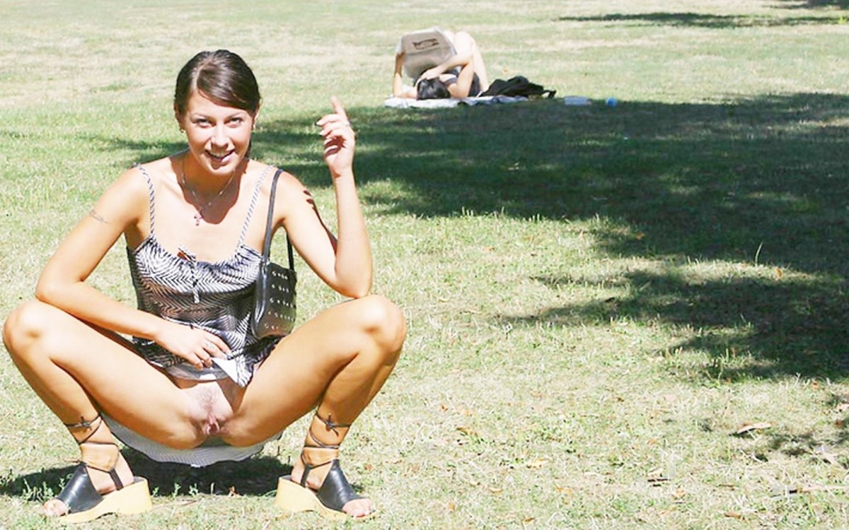 Зрелые волосатые бабы ссут