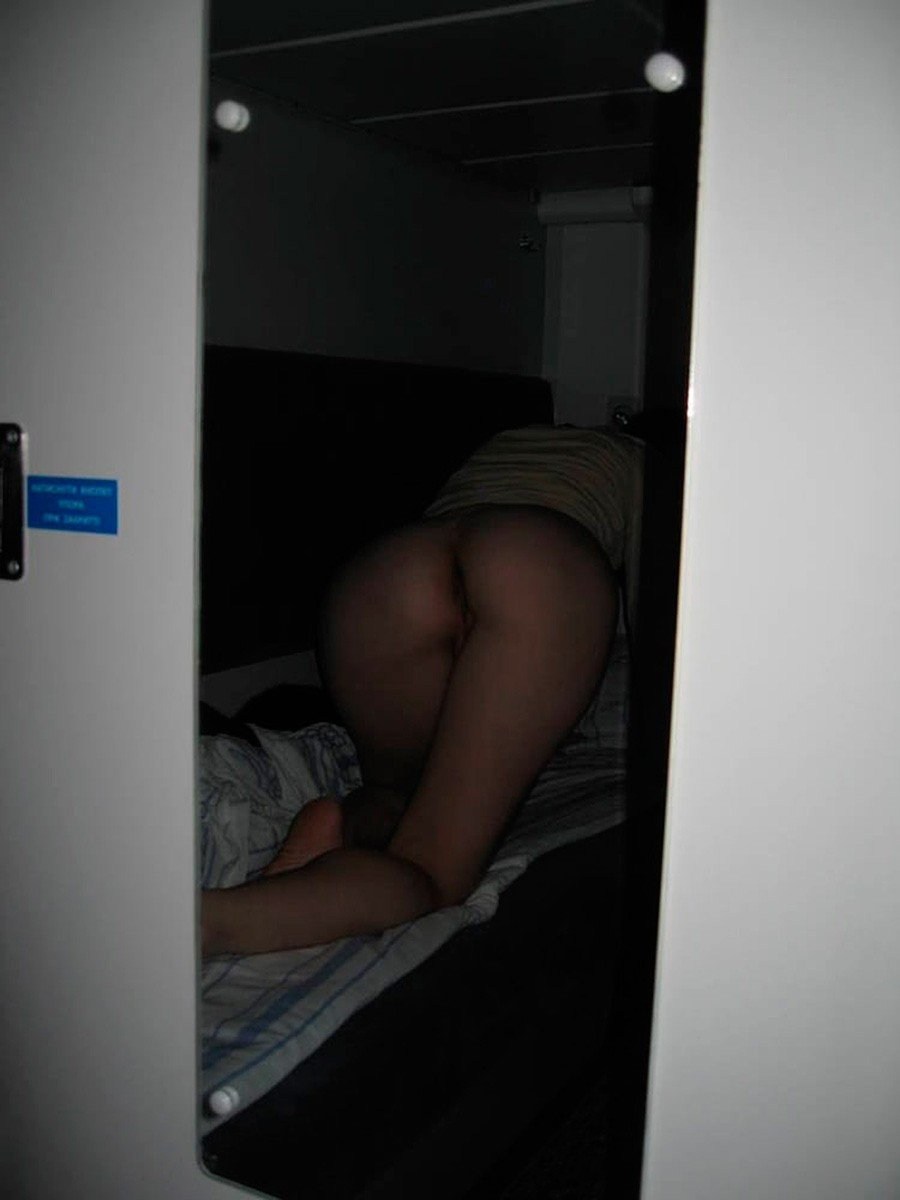 Голые женщины в купе поезда