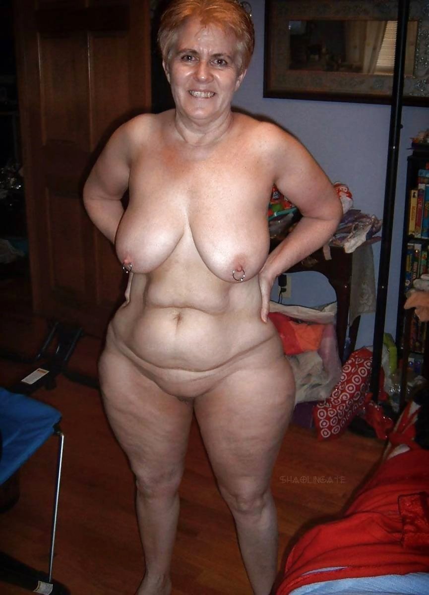Пожилые женщины с большими попами