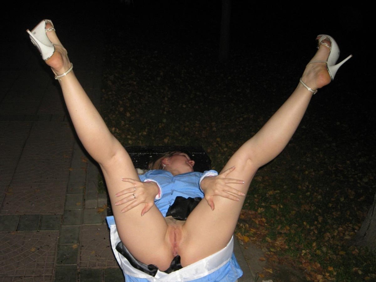 Пьяные в хлам голые бабы