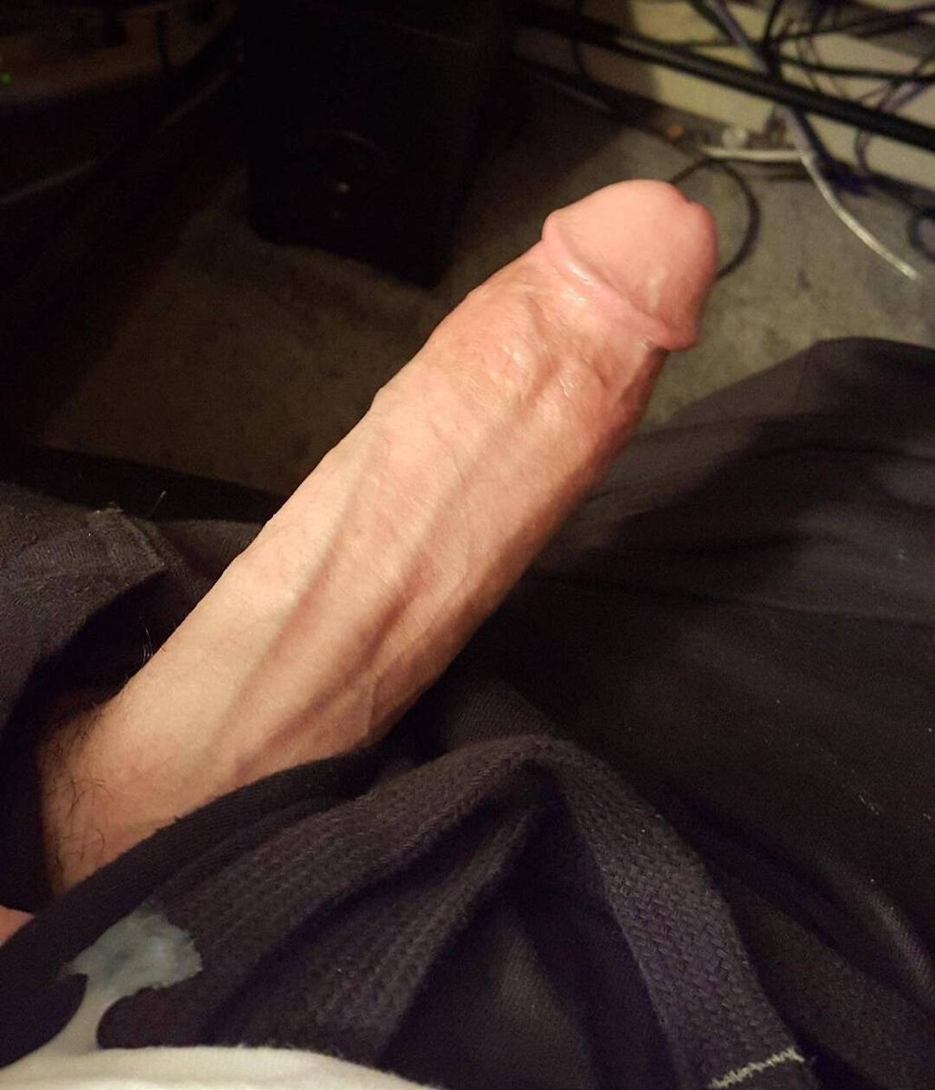 Красивый член крупным планом