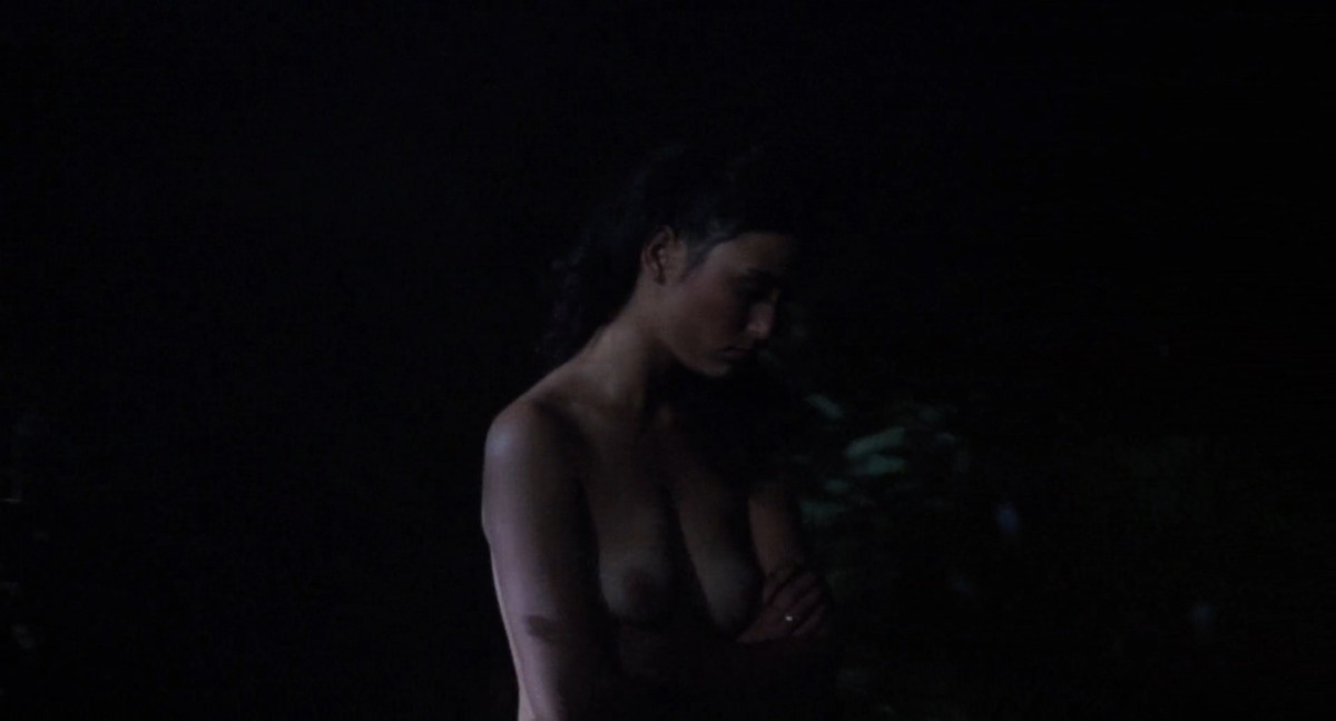 Камилла Ладдингтон пляж