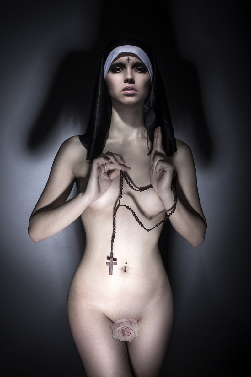 Красивые голые монашки