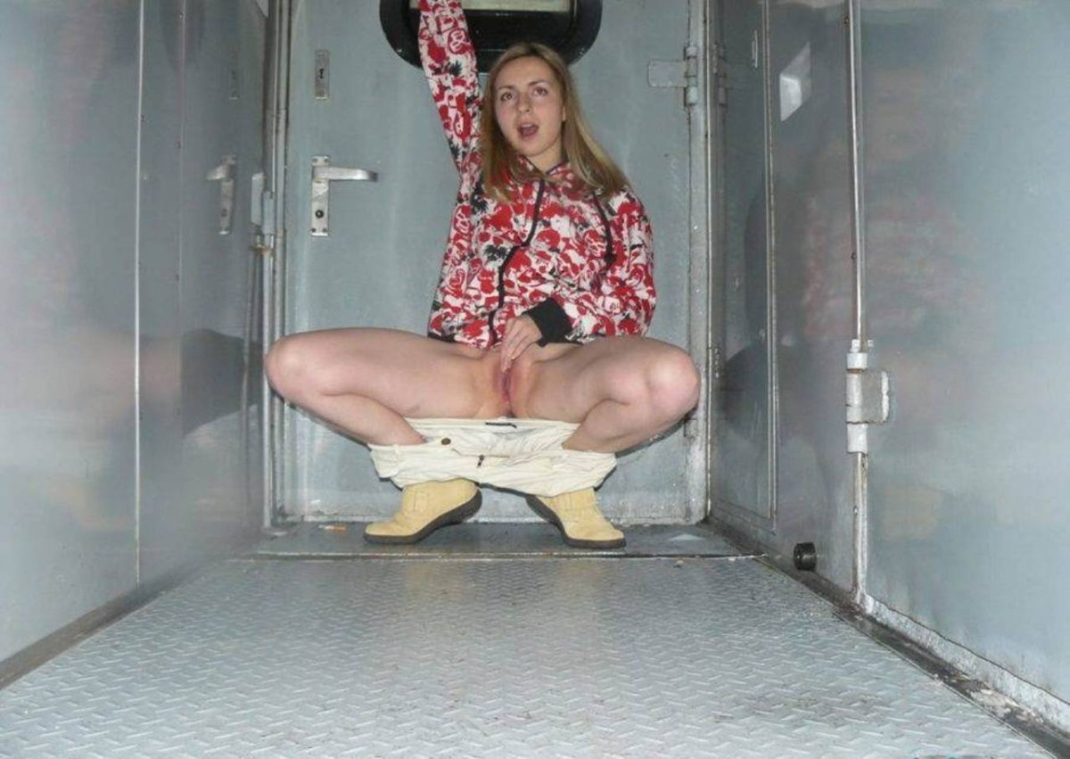 Взрослые голые женщины в поезде
