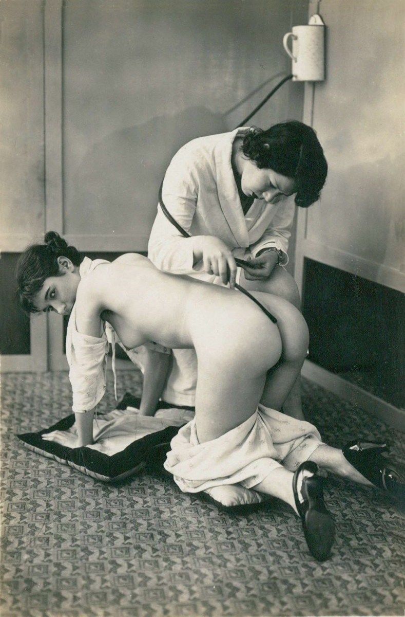 Анальный расширитель у врача