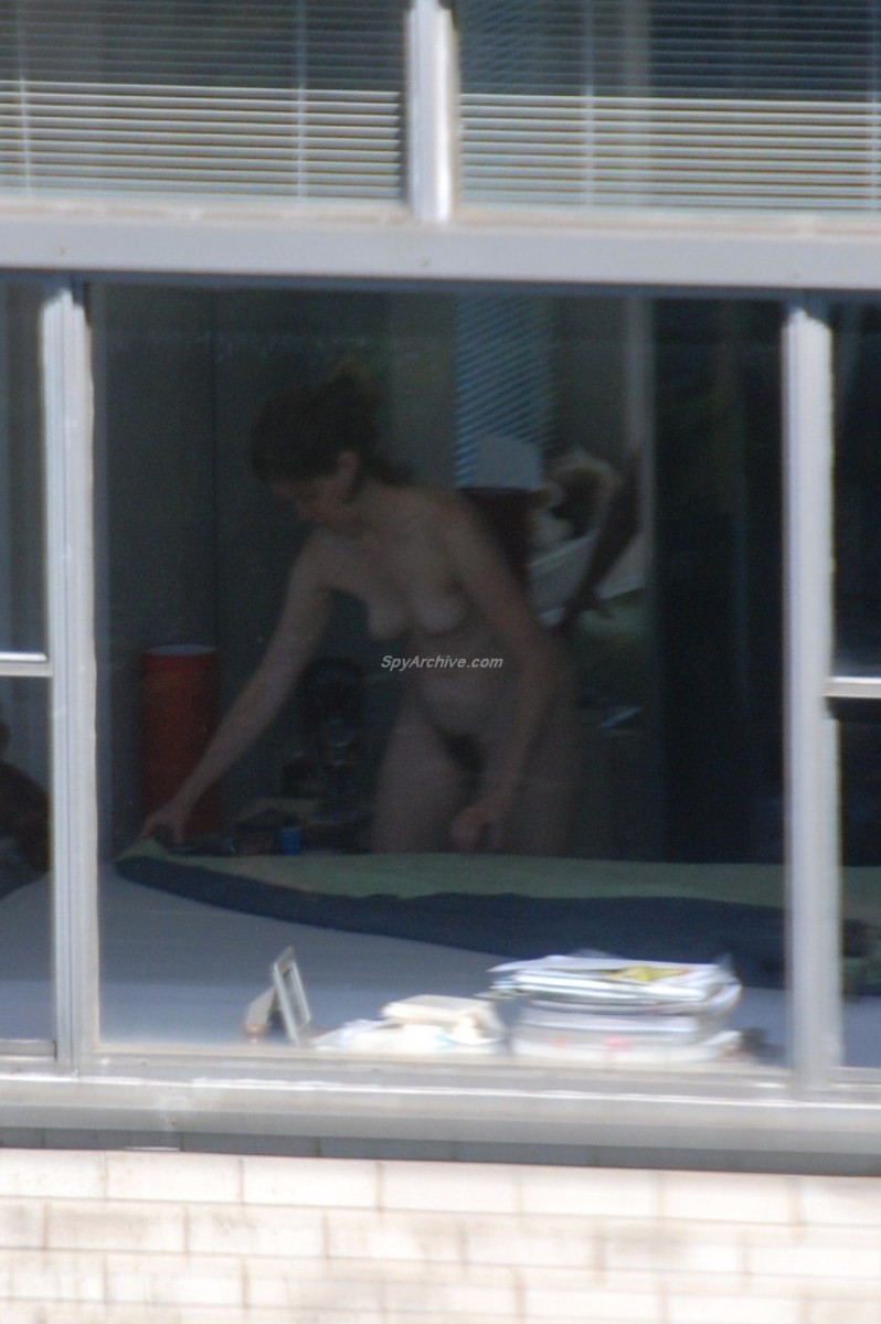 Подсмотренное в окнах домов