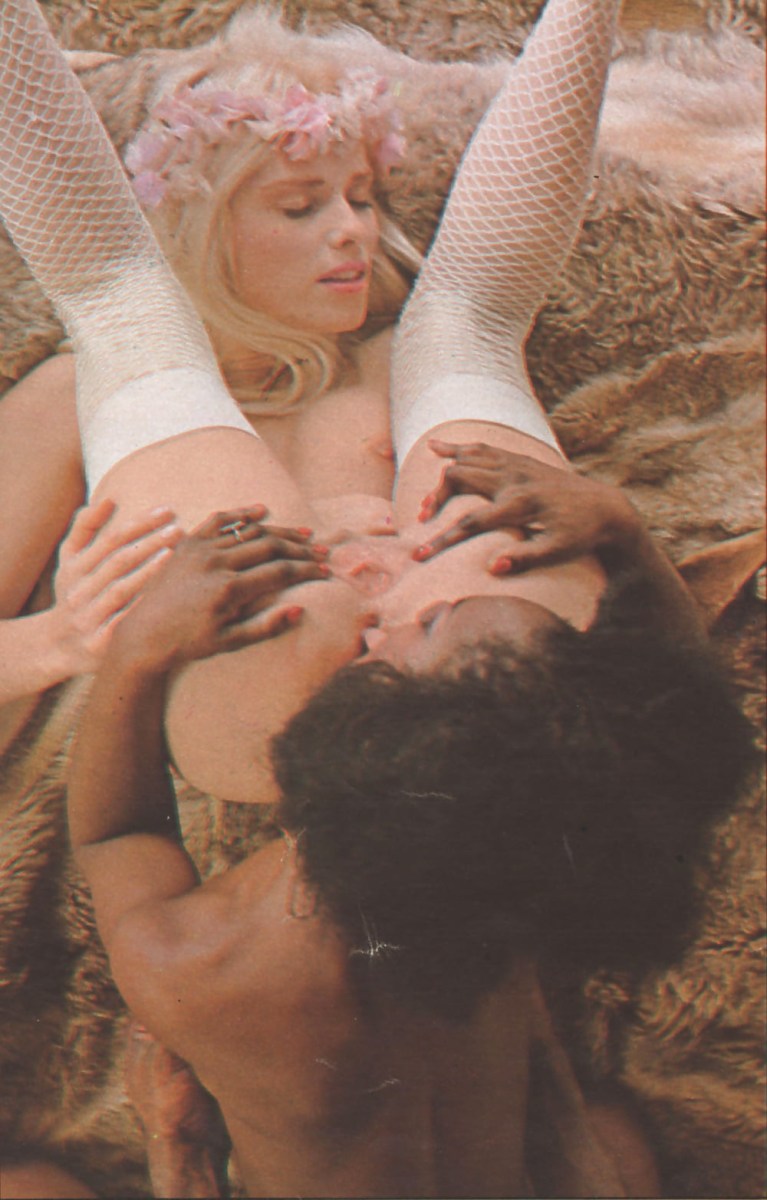 Илона Сталлер ноги