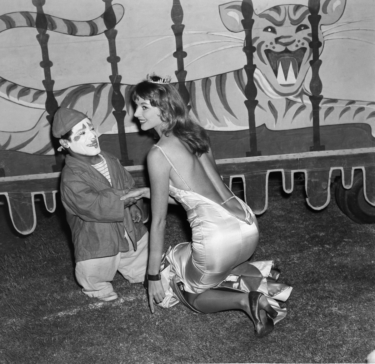 Классика ню фотографии