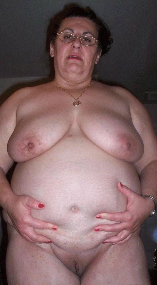 Толстые старухи раздеваются