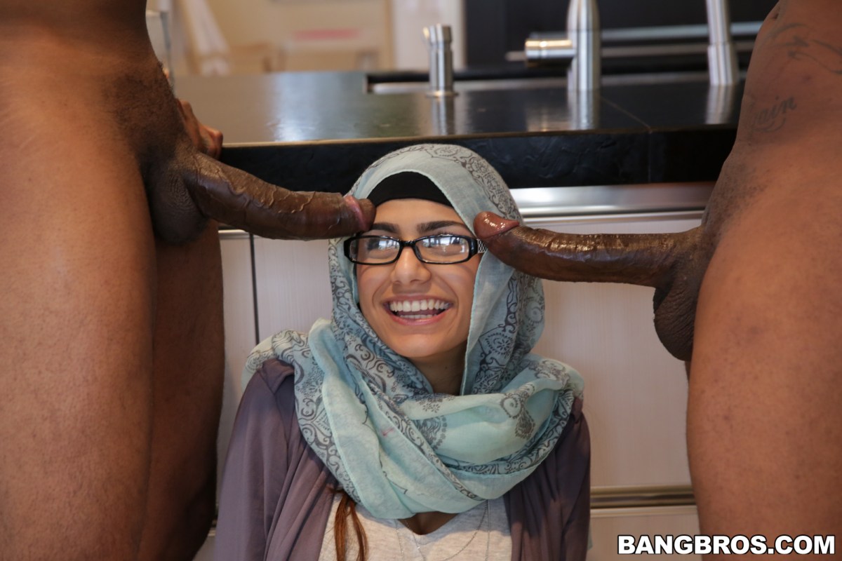 Девушка красива в минет. Арабская