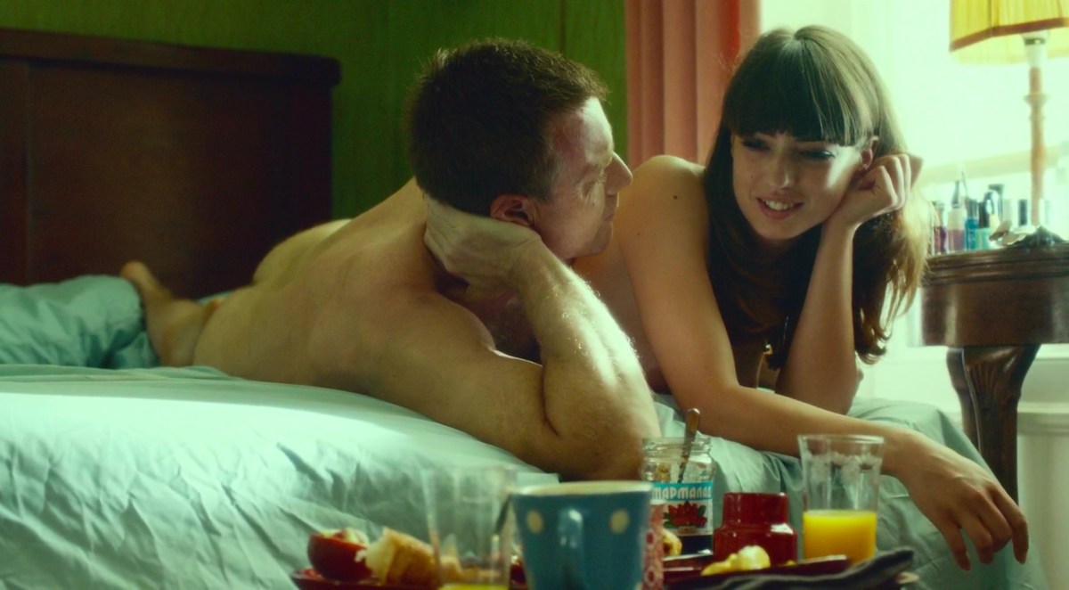 Анжела Недялкова страпон