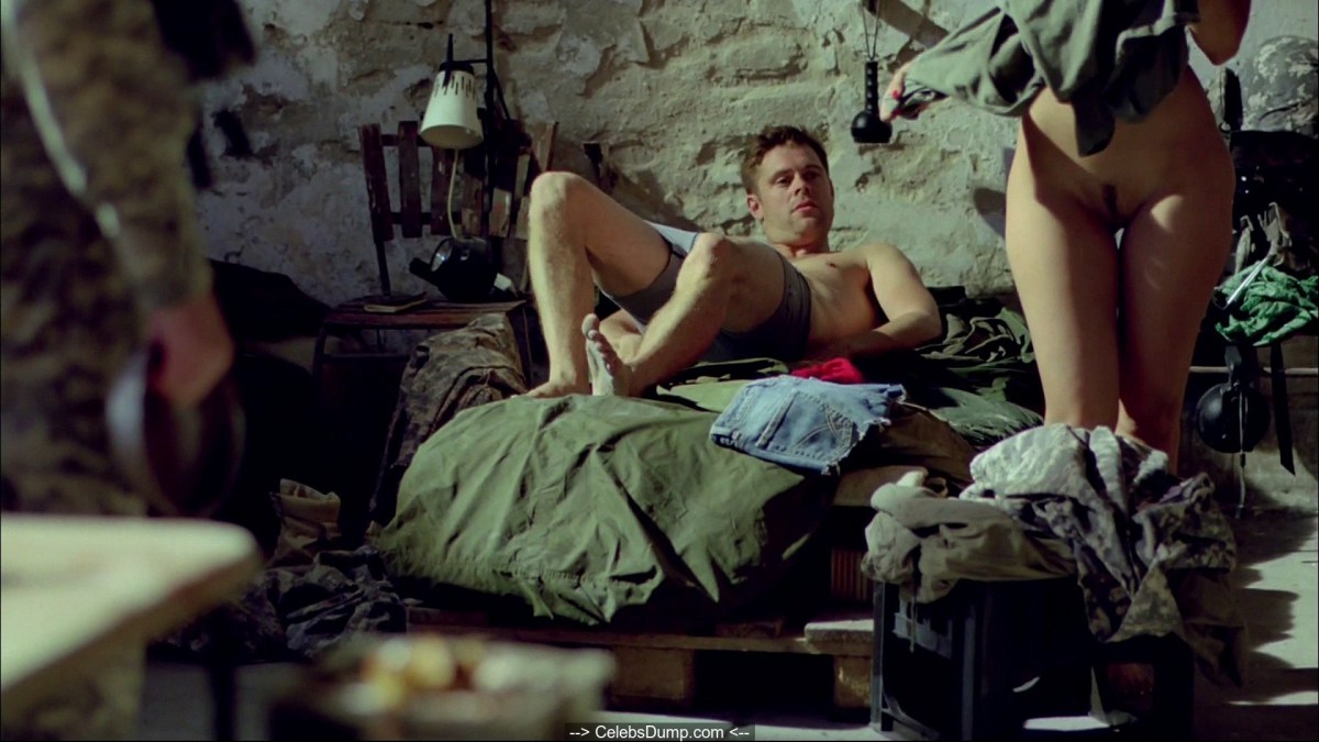 Аннабелль Уоллис голая