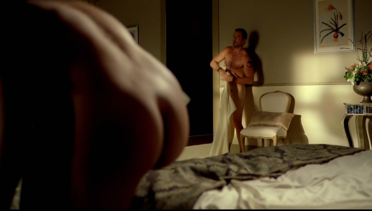 Аннабелль Уоллис sex Scene