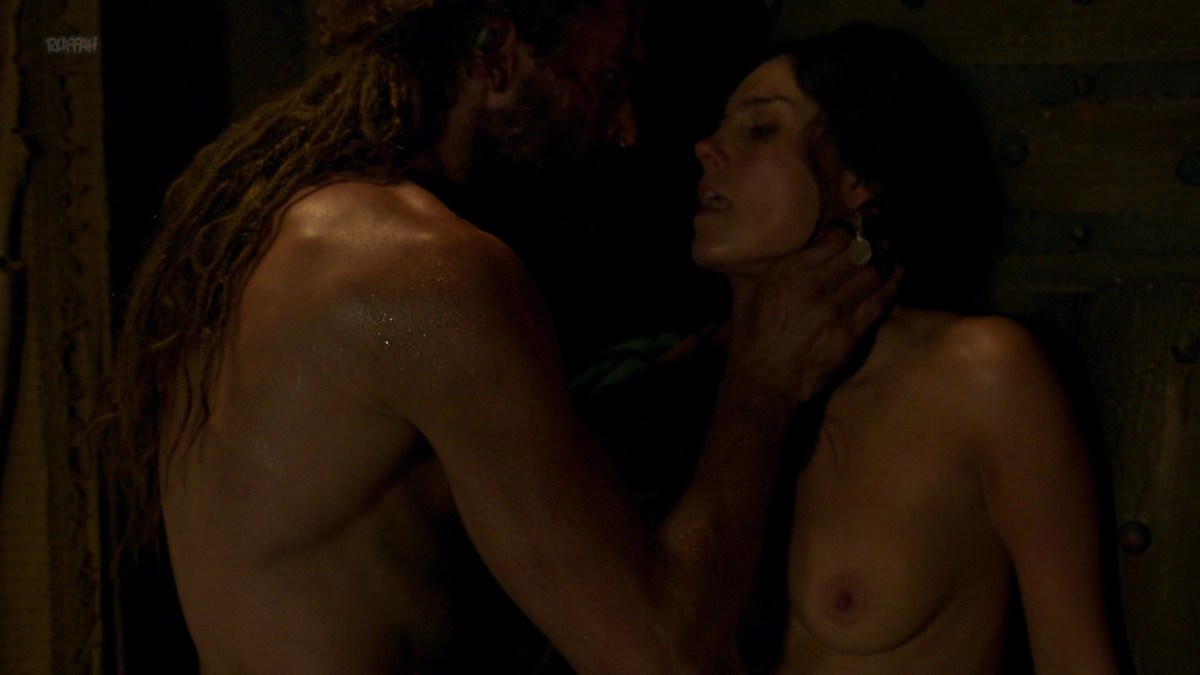 Анабель Шолей Медичи постельные сцены