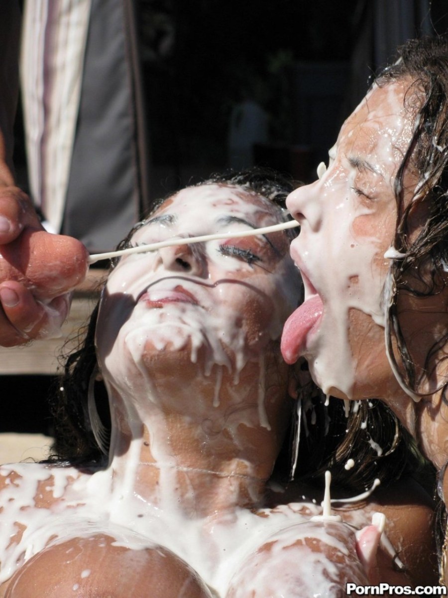 Очень много кончил в рот