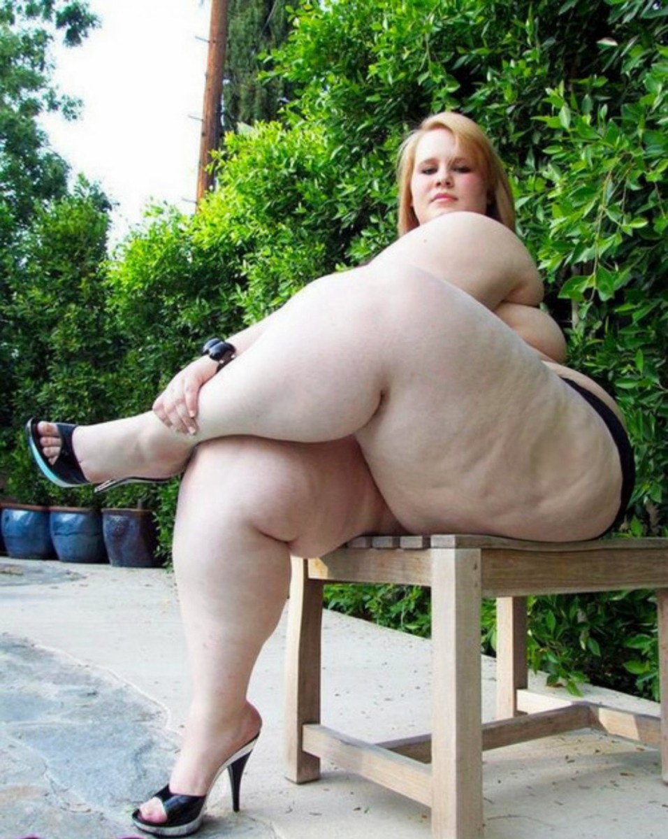 Толстые голые женские попки