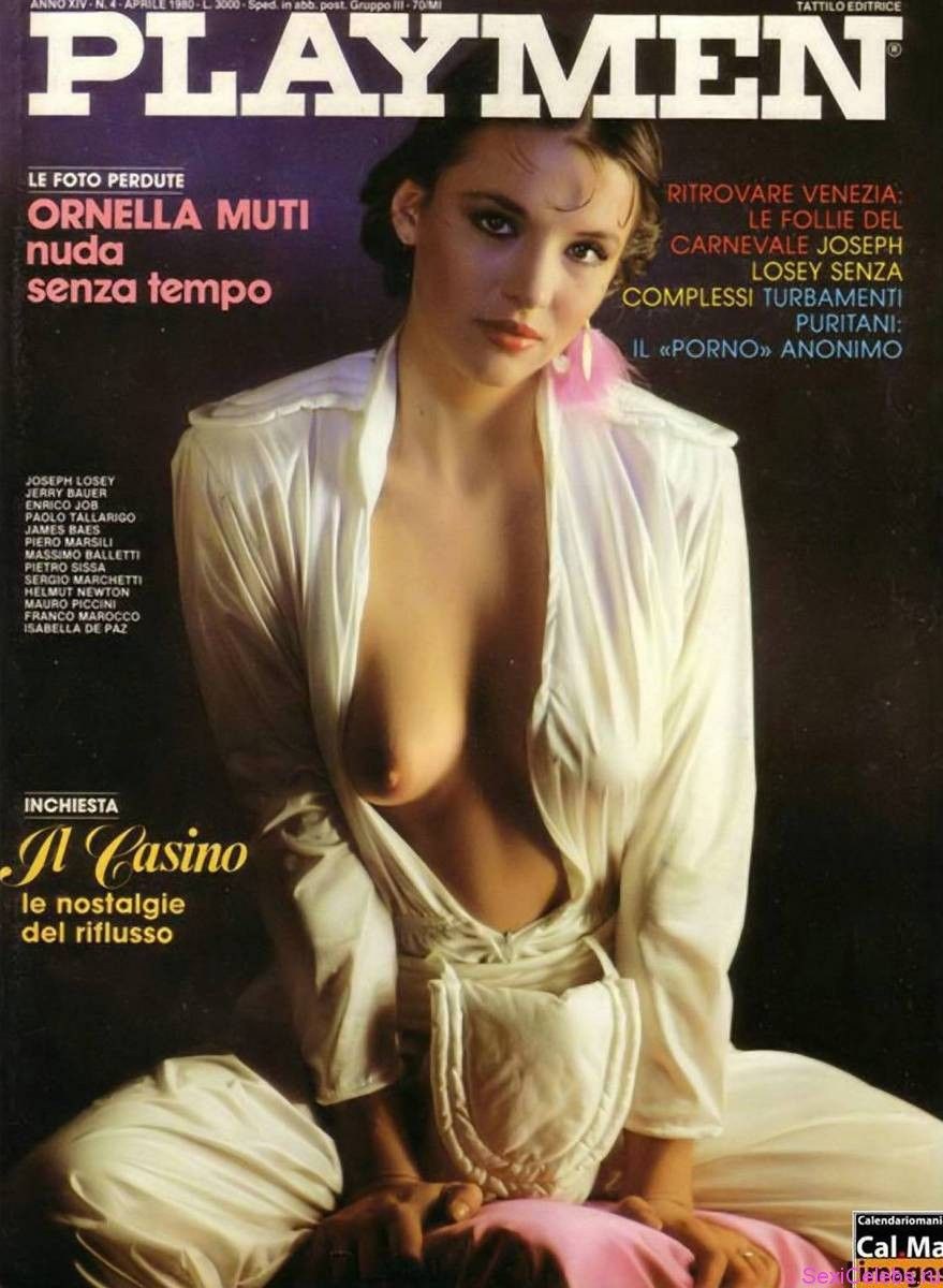 Найке Ривелли обнаженка