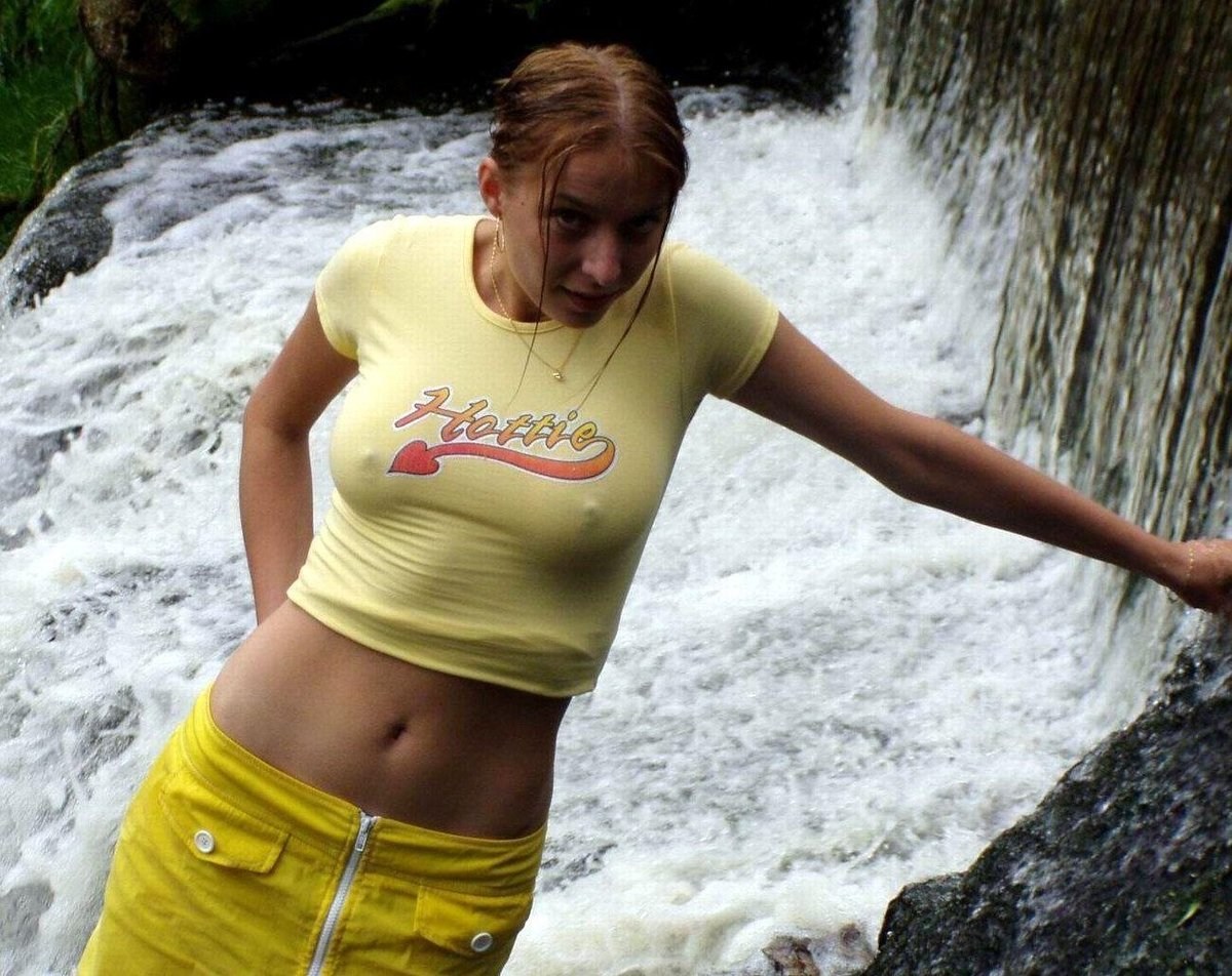 Порно соски через футболку (79 фото)