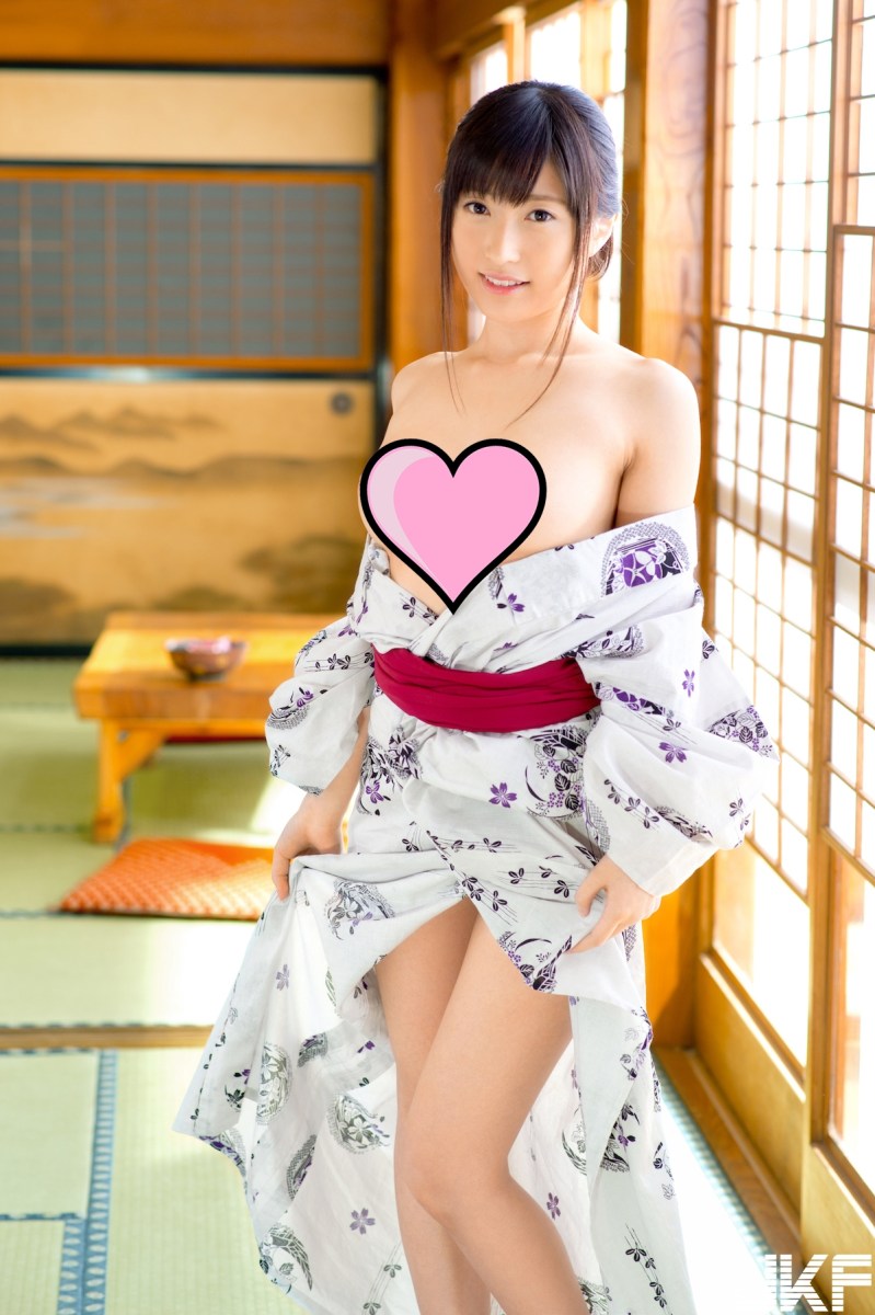 Голые женщины в кимоно