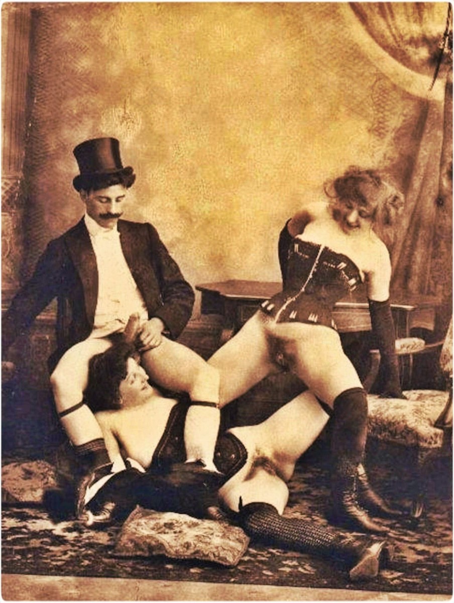 Старые порнографические снимки