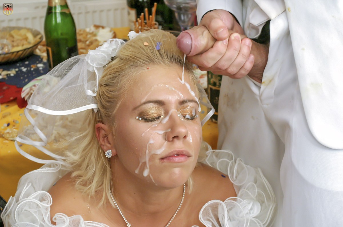 Обкончали лицо невесты