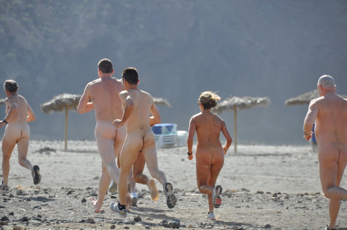 Голые молодые нудистки