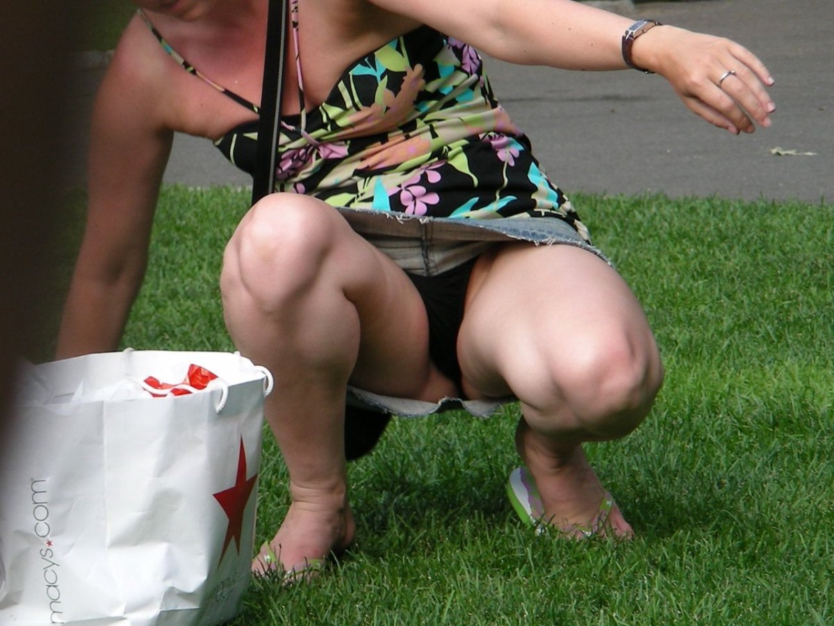 Дамы без трусов подсмотренное