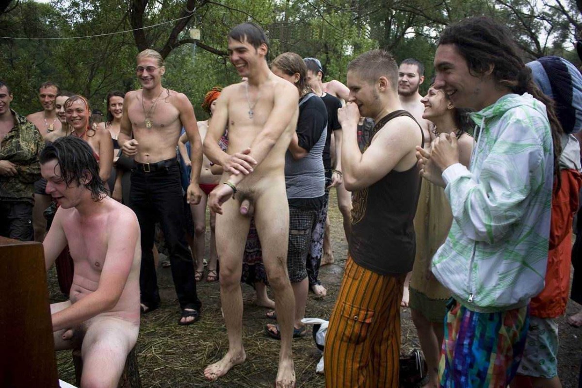 Мужчины с маленьким членом на пляже