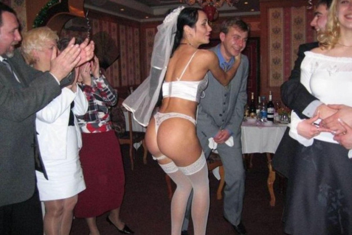 Опозорилась на корпоративе