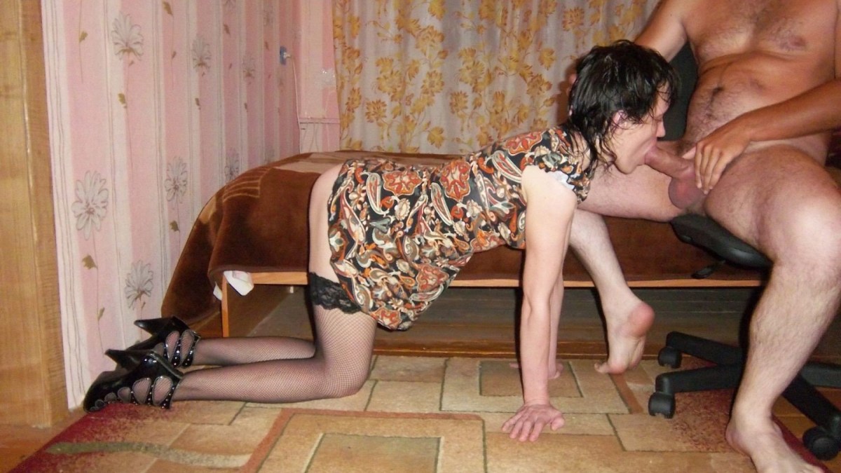 Голые мужчины одетые женщины