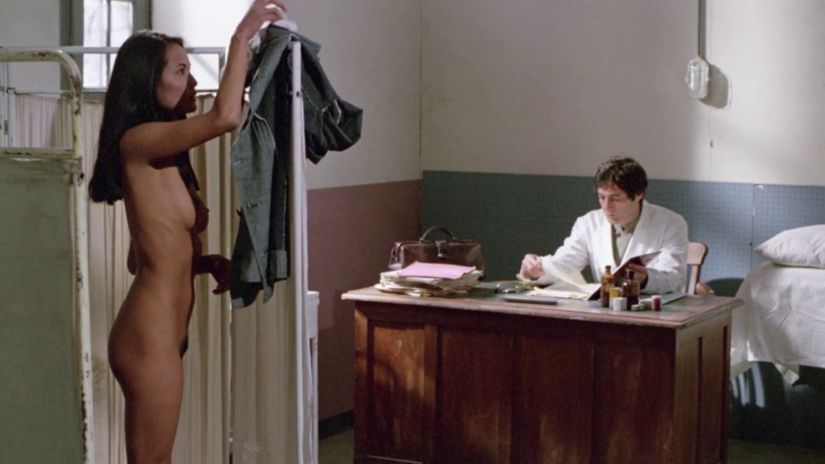 Девушку выебали в тюрьме