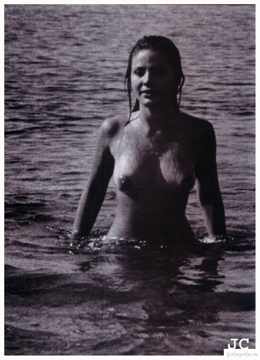 Найке Ривелли ню