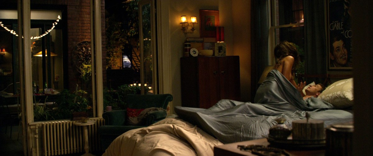 Сиськи Милы Кунис в фильме в пролете