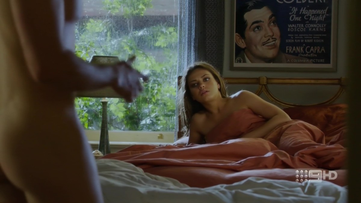 Мила Кунис голая в фильме