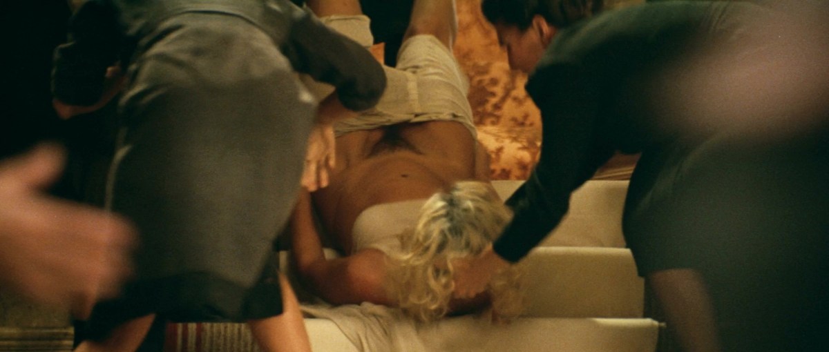 Избиение Моники Беллуччи - Малена (2000)