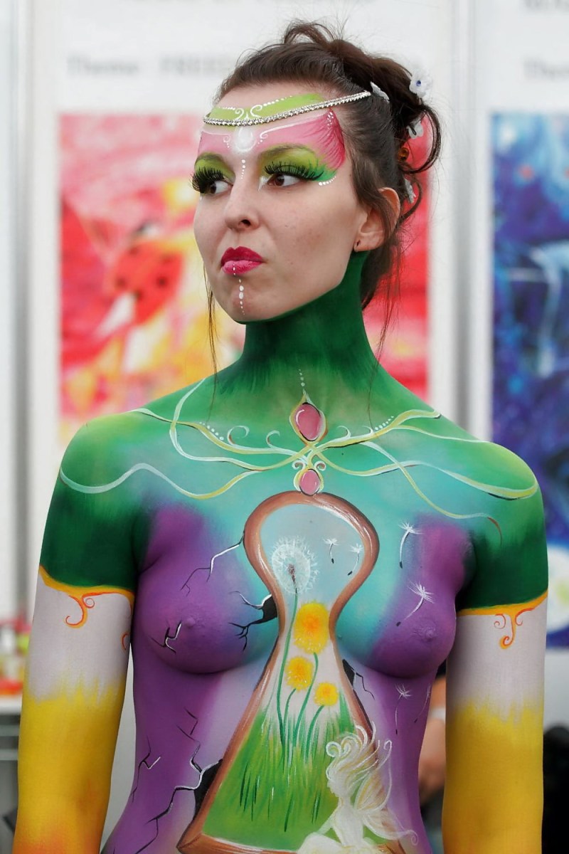 Бодиарт на женском